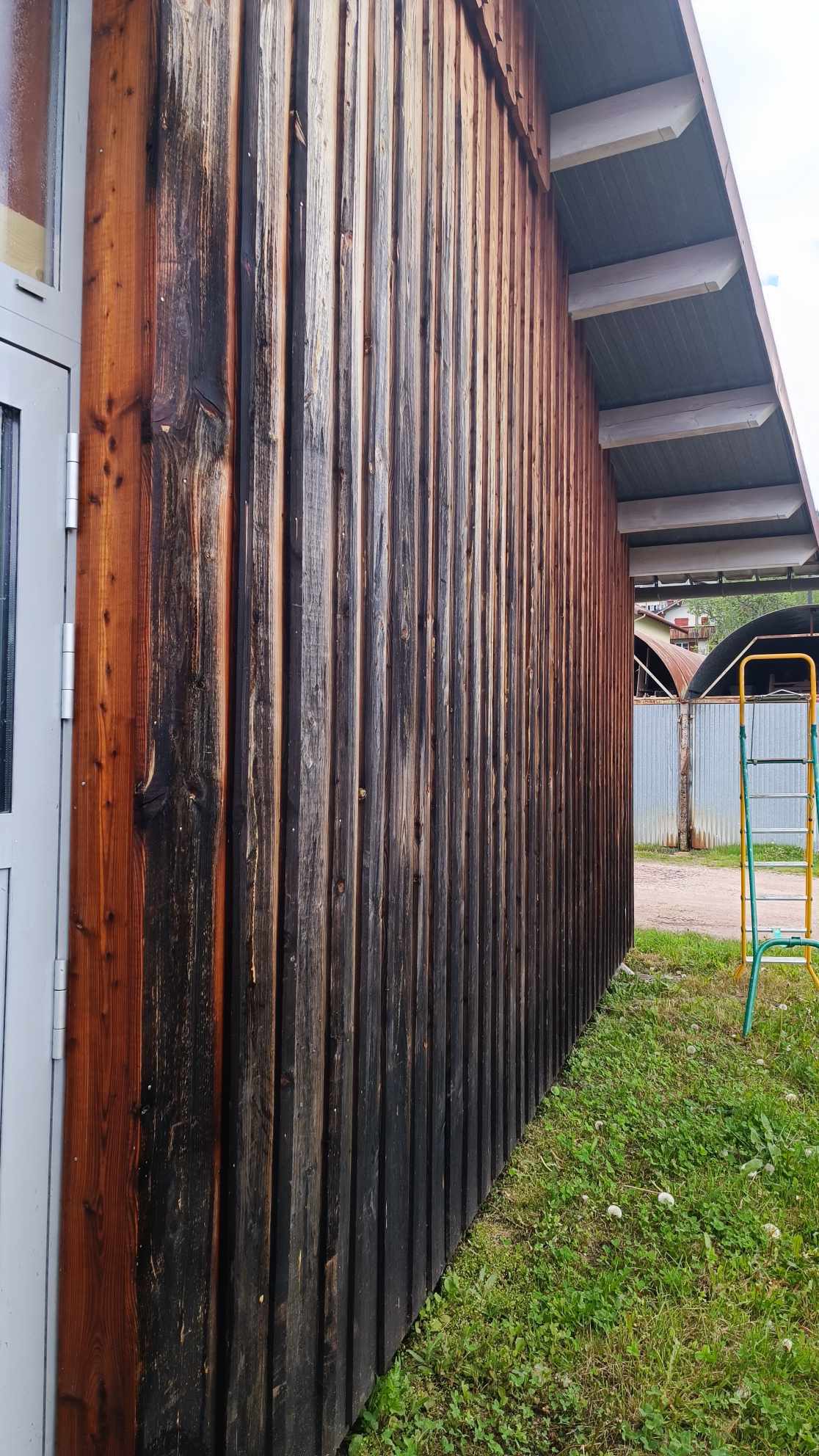 Nettoyage mur extérieur bois Prosteam services Vosges 